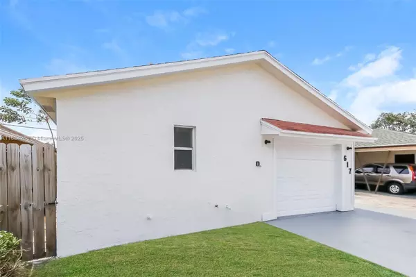 Lake Worth, FL 33460,617 S A St