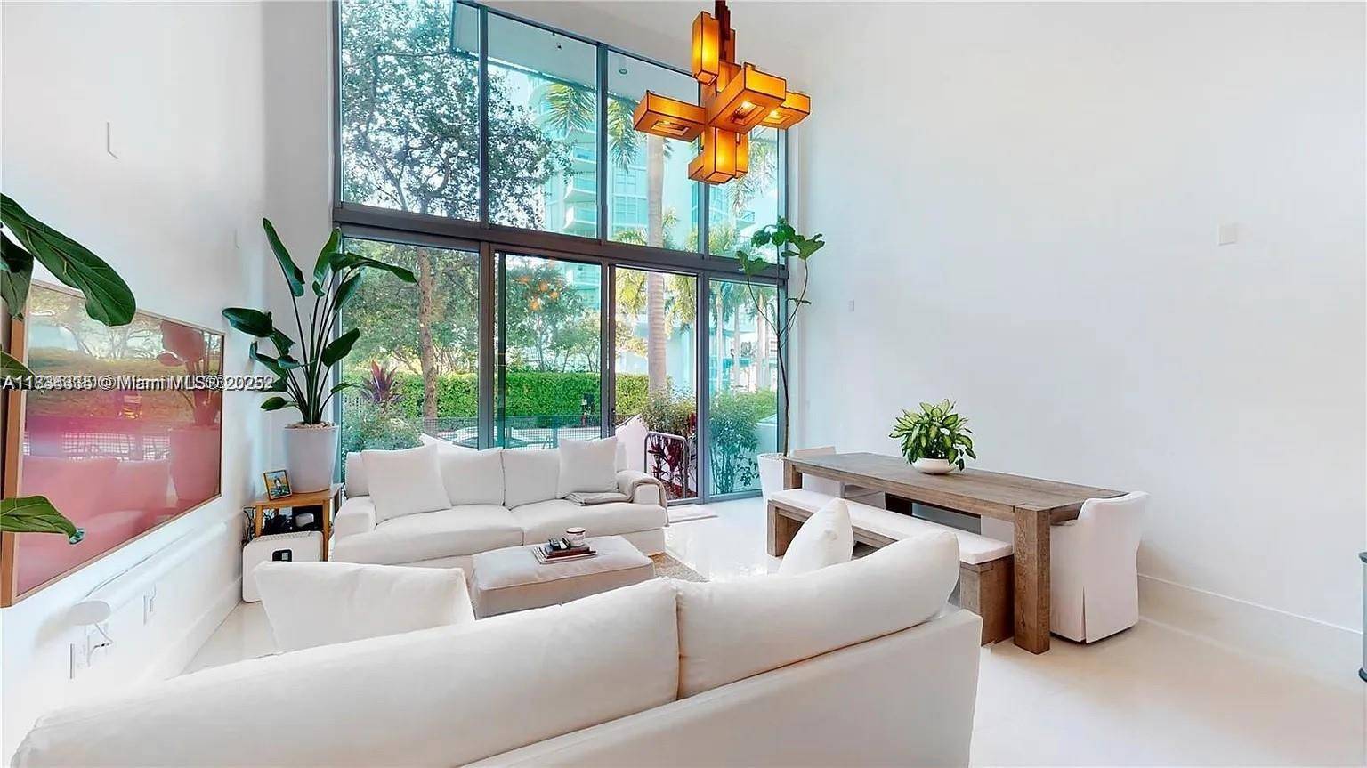 Miami Beach, FL 33140,6000 Collins Ave #124