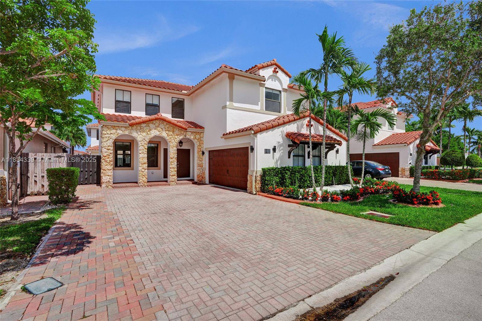 1007 NW 99th Ct, Miami, FL 33172