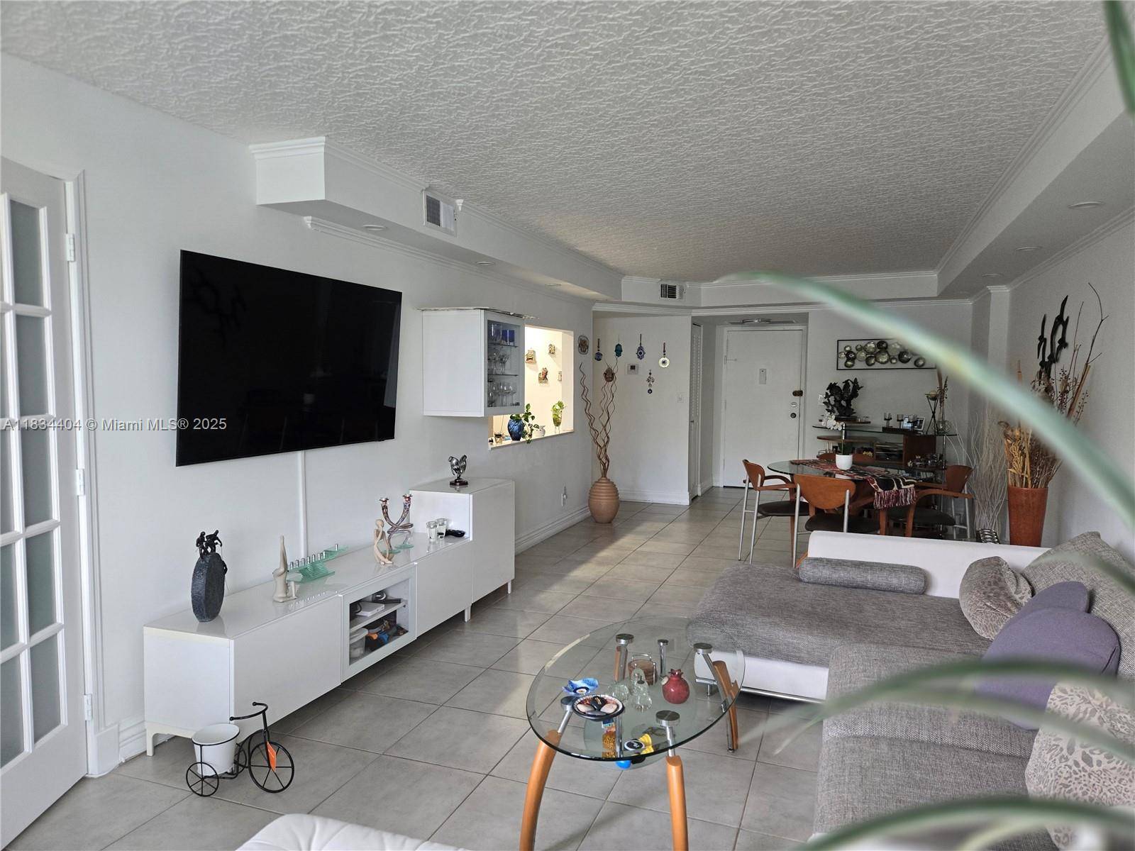 Hallandale Beach, FL 33009,1000 Parkview Dr #114