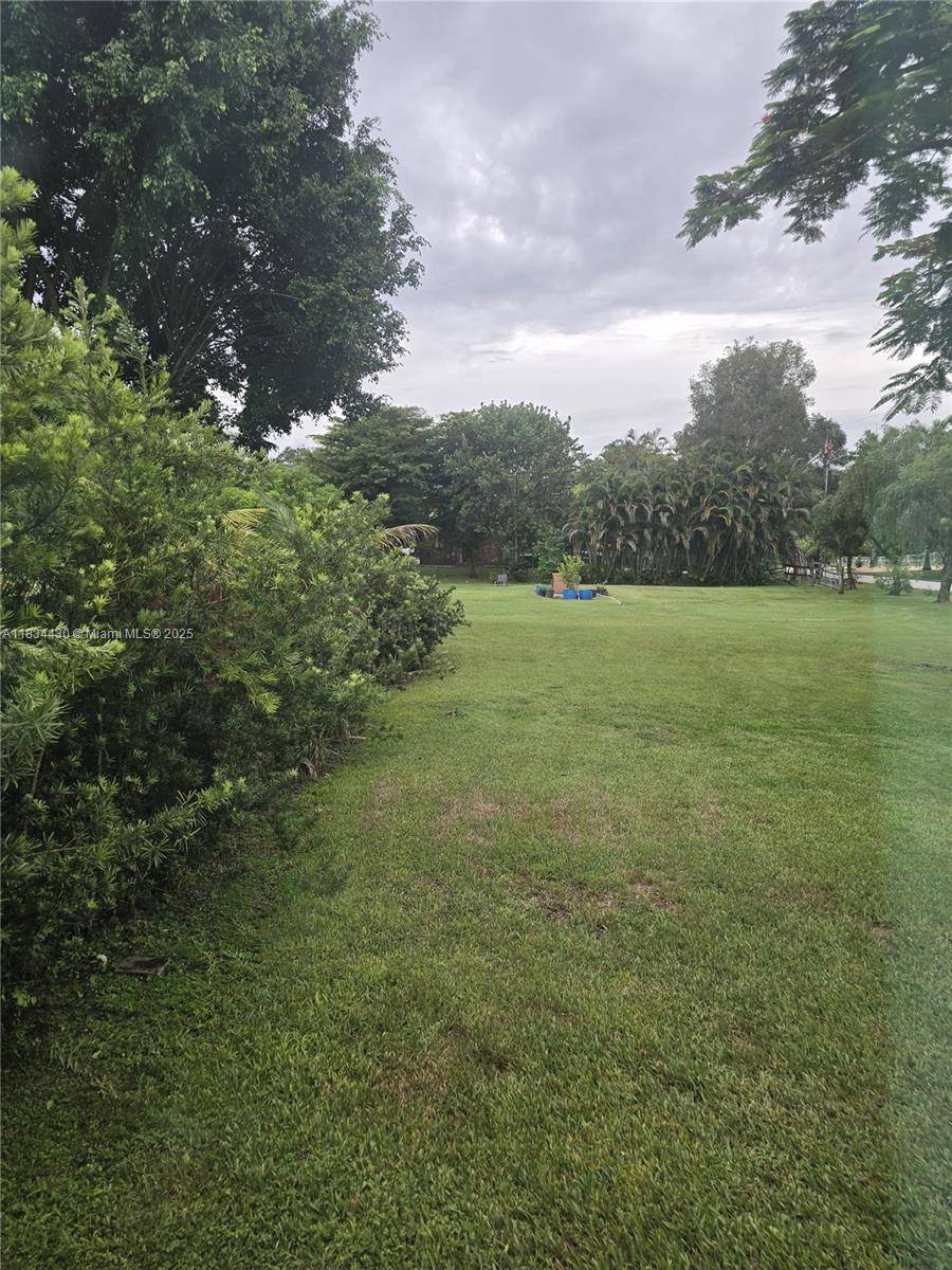 Plantation, FL 33323,Address not disclosed