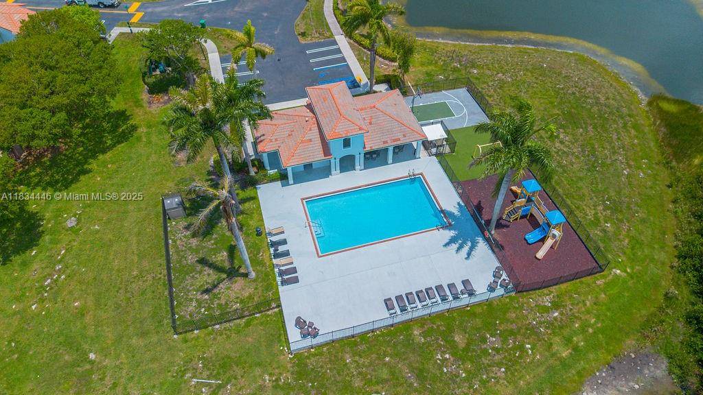 Miami, FL 33194,985 SW 147th Ct