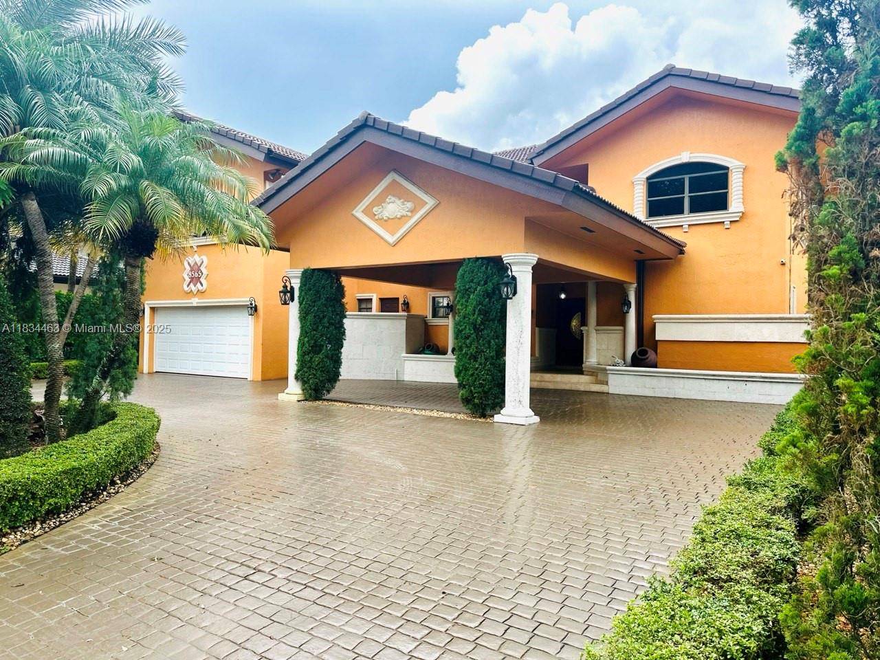 8565 NW 168th Ter, Miami Lakes, FL 33016