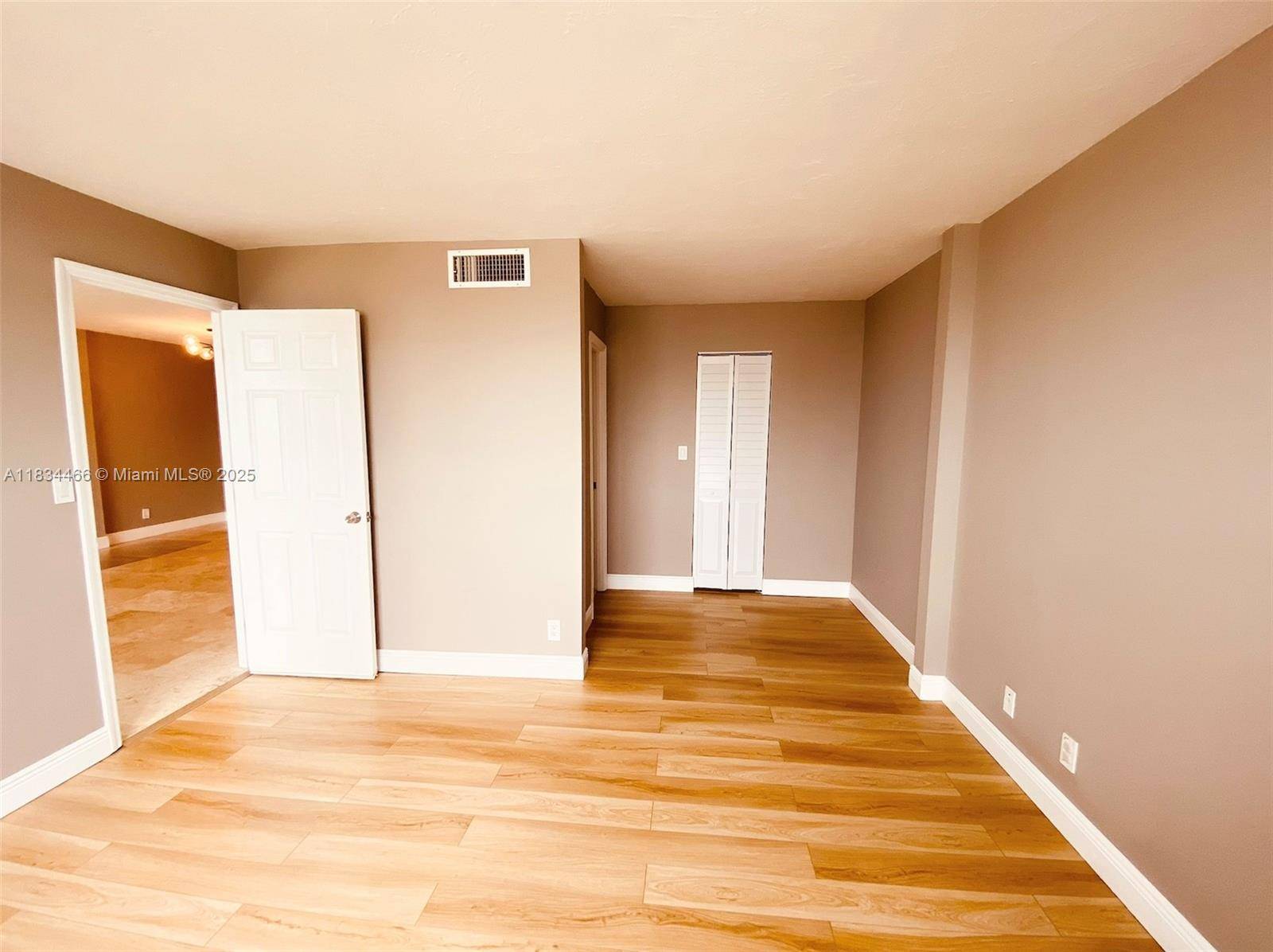 North Miami Beach, FL 33160,3545 NE 166th St #805