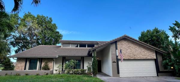 8924 47th Ct, Coral Springs, FL 33067