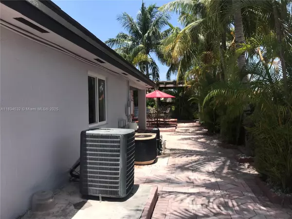 Miami, FL 33175,4908 SW 143rd Ave