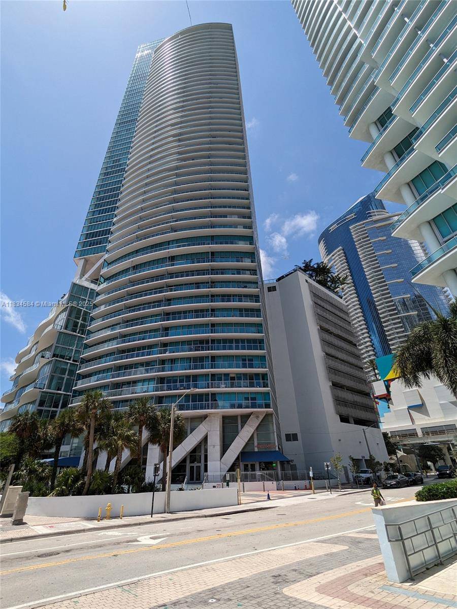 Miami, FL 33132,888 Biscayne Blvd #4702