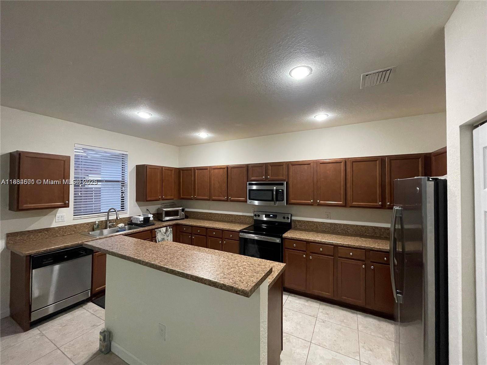 Miami, FL 33187,15382 SW 173rd Ln #15392