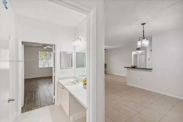 Davie, FL 33314,6952 SW 39th St #C105