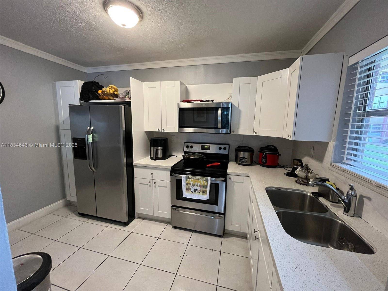 Miami, FL 33183,13715 Kendale Lakes Cir #A-116