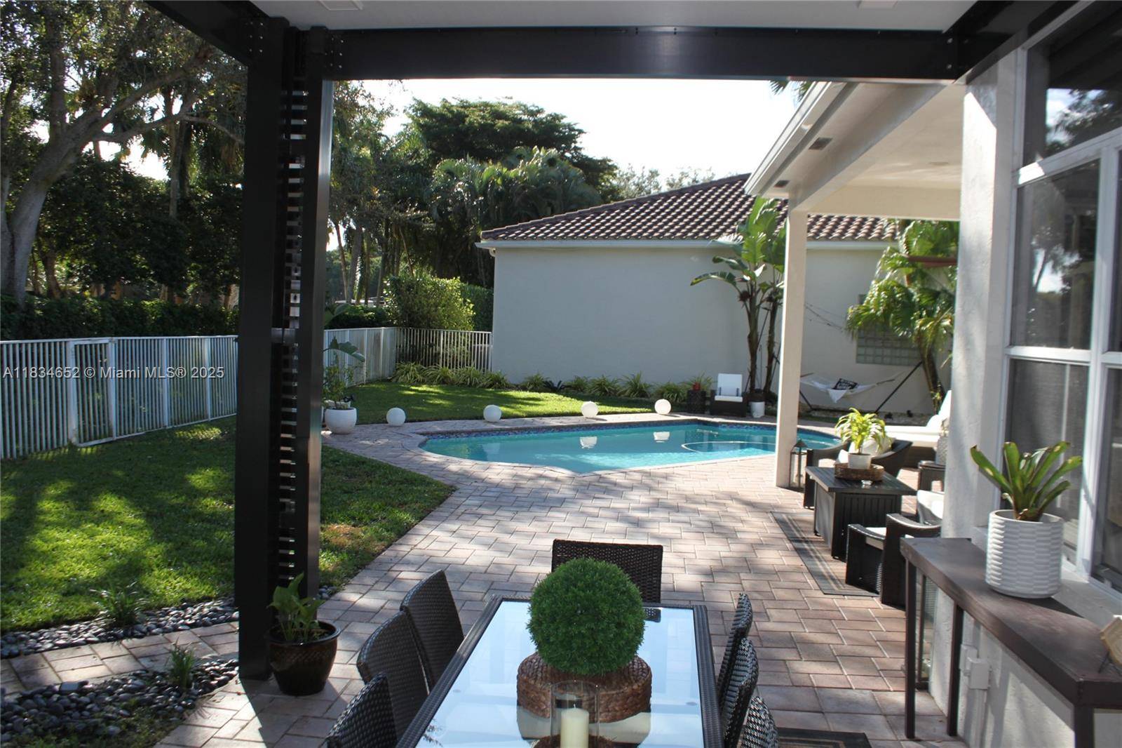 Weston, FL 33327,2524 Bay Pointe Ct
