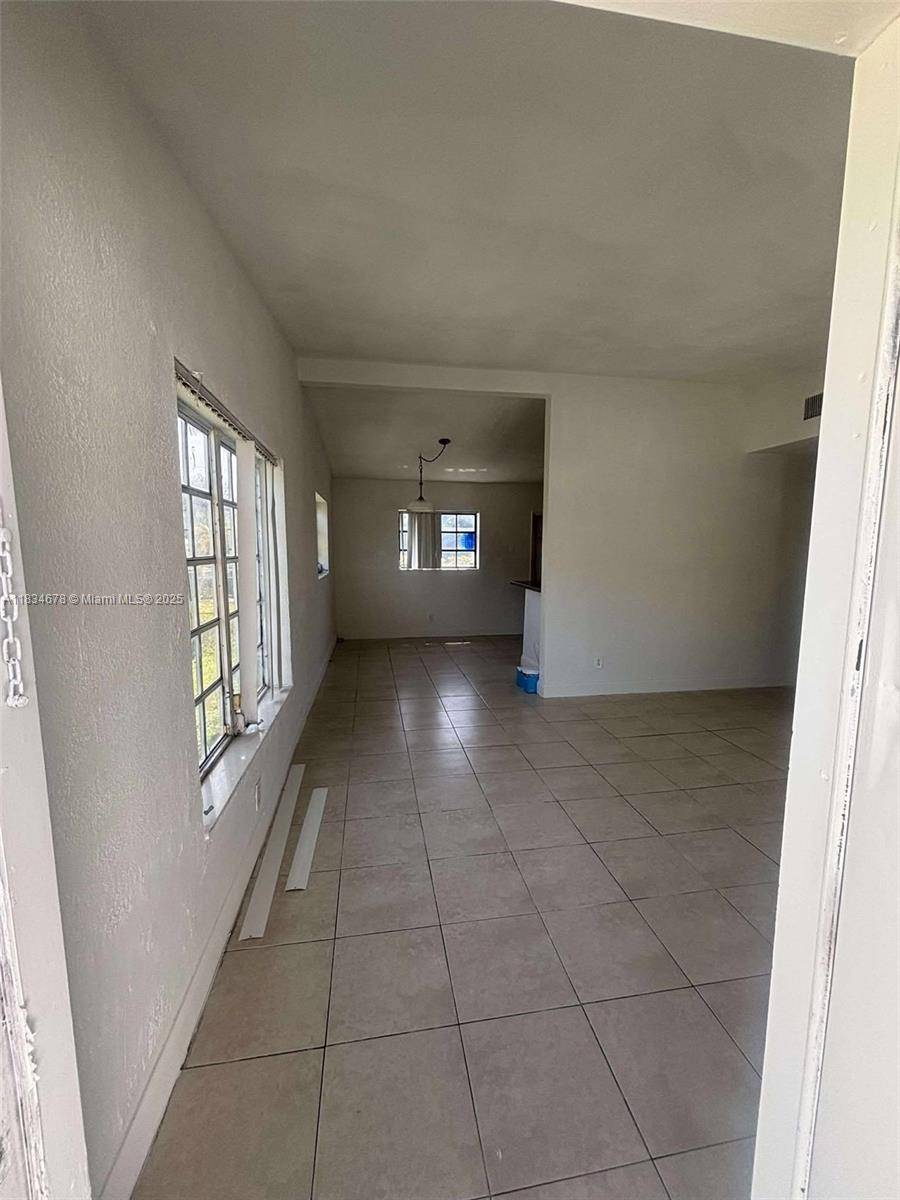 Hollywood, FL 33020,2325 Hope St