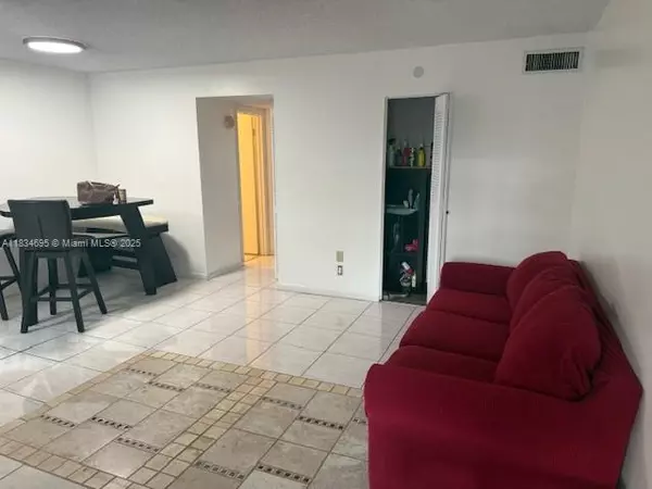 Hollywood, FL 33020,1425 Arthur St #302A