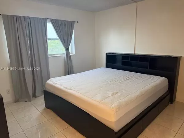 Hollywood, FL 33020,1425 Arthur St #302A