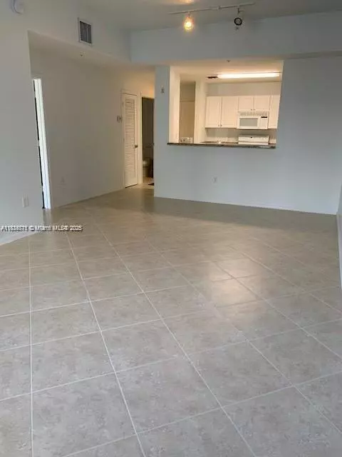 Jupiter, FL 33458,1209 Main St #215