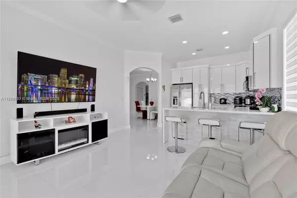 Miami, FL 33194,15535 SW 10th St #15535