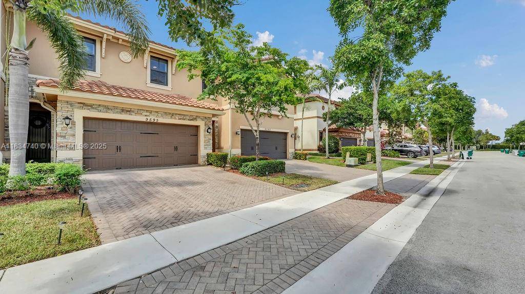 9595 N Town Parc Cir N, Parkland, FL 33076
