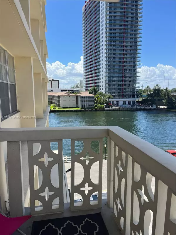 Hallandale Beach, FL 33009,1817 S Ocean Dr #419