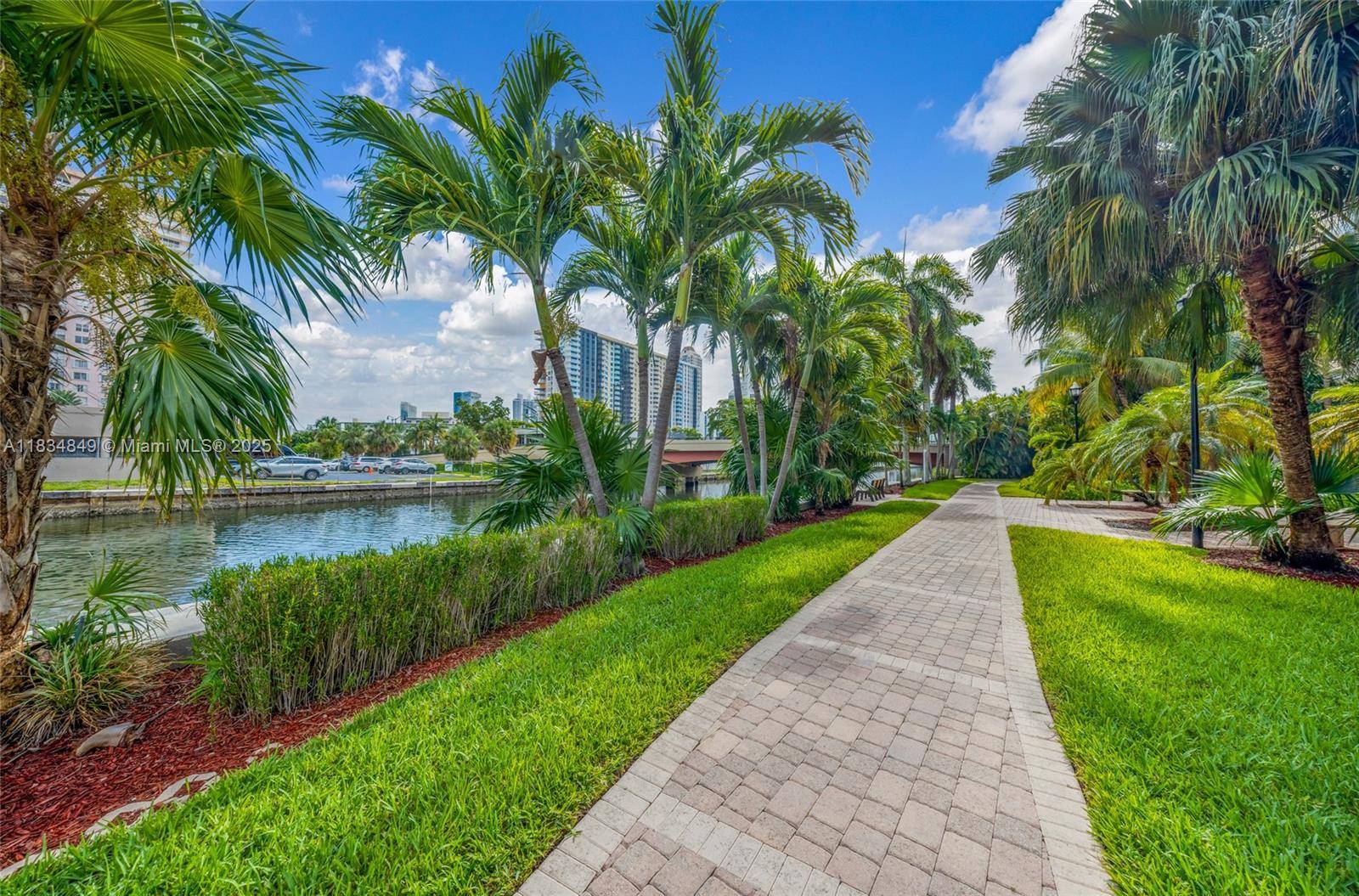Sunny Isles Beach, FL 33160,17150 N Bay Rd #2113