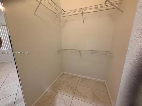 Weston, FL 33327,952 Sunflower