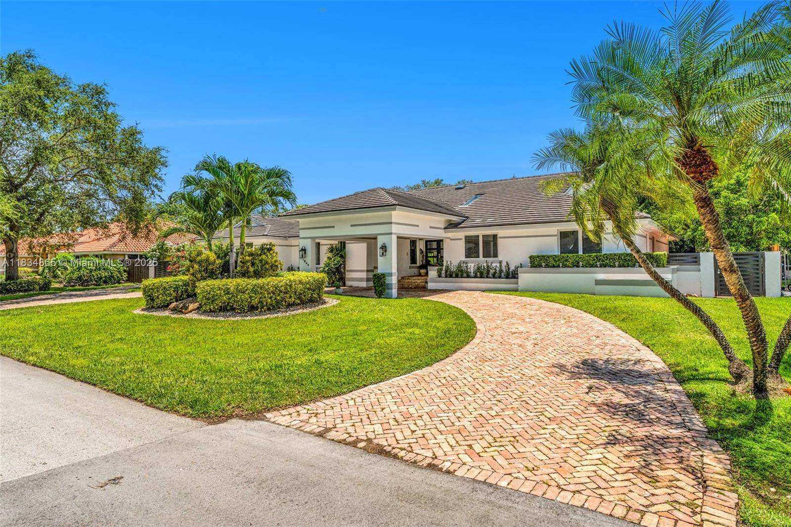 17940 SW 83rd Ave, Palmetto Bay, FL 33157
