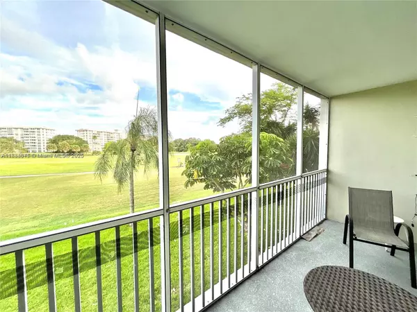 Pompano Beach, FL 33069,2900 N Palm Aire Dr #210