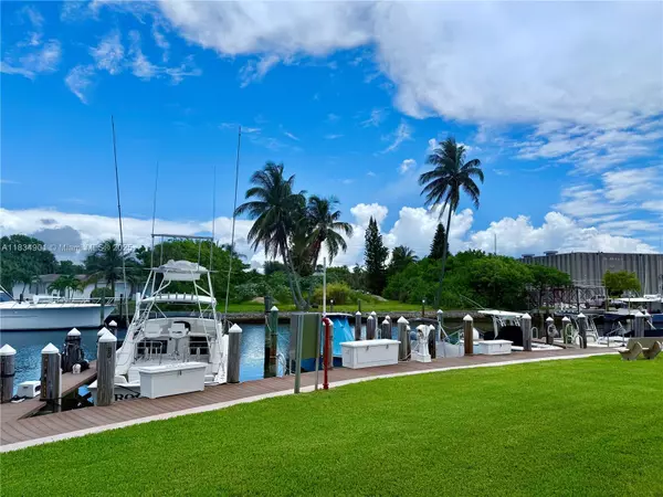 2731 NE 14th St Cswy #138, Pompano Beach, FL 33062