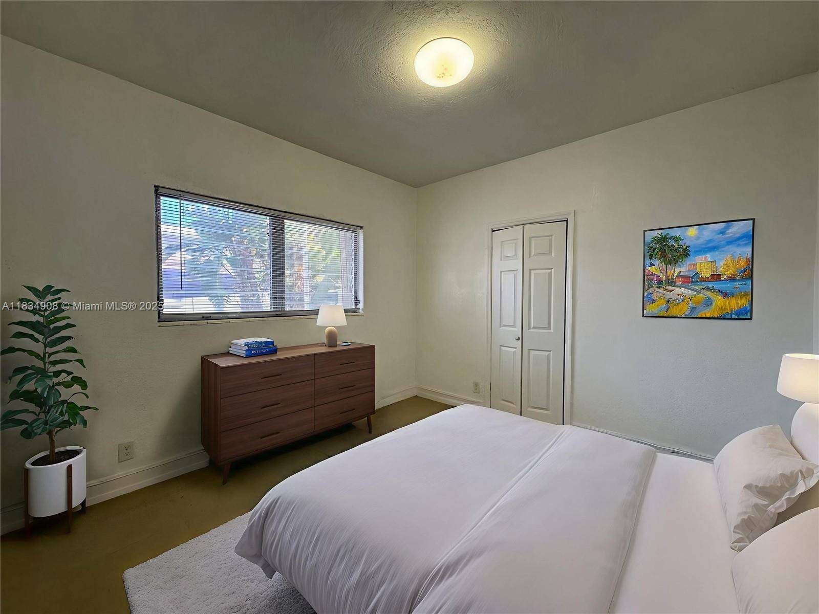 Miami Beach, FL 33141,8140 Crespi Blvd #-