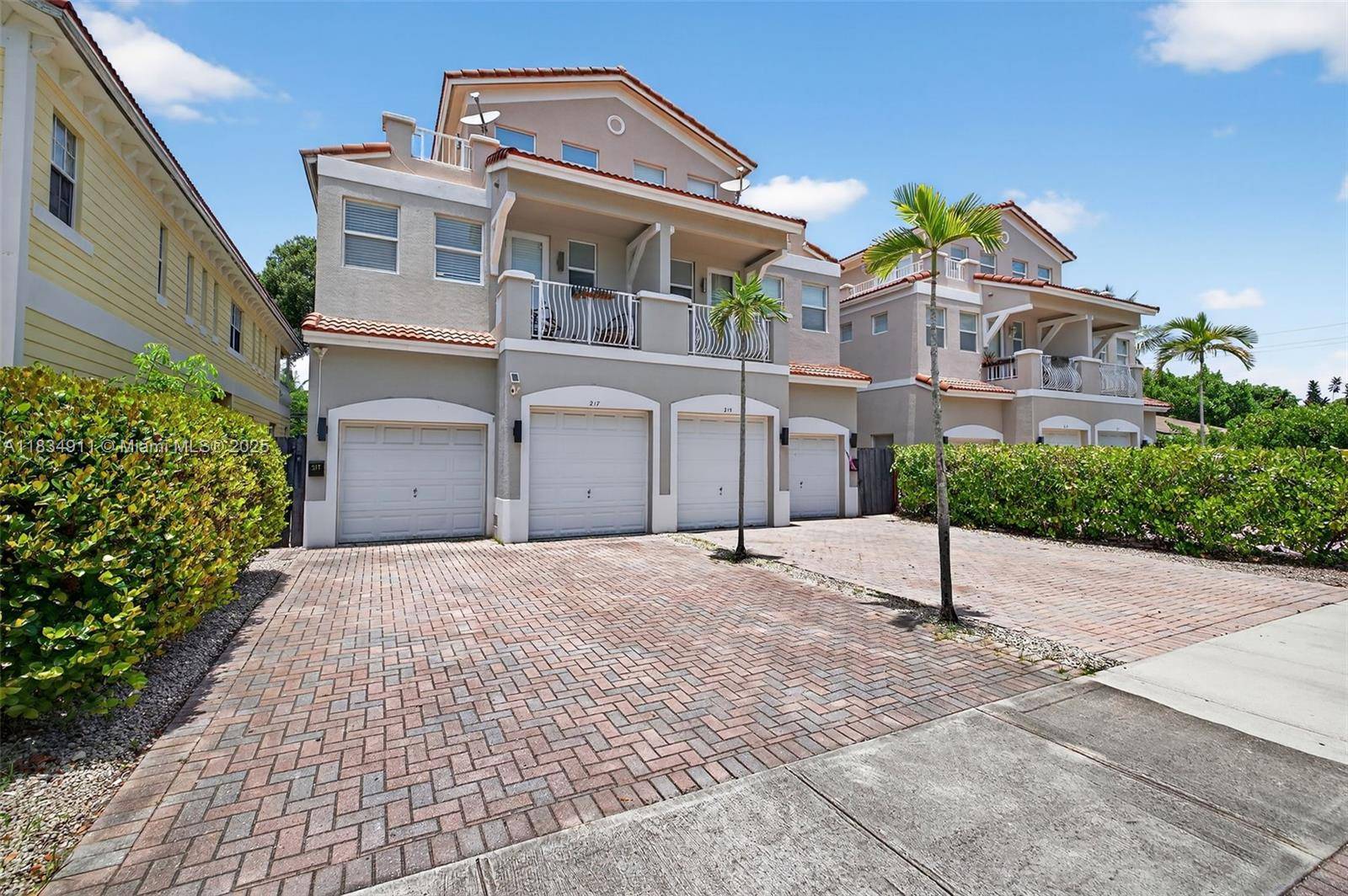 217 SW 11th St, Fort Lauderdale, FL 33315