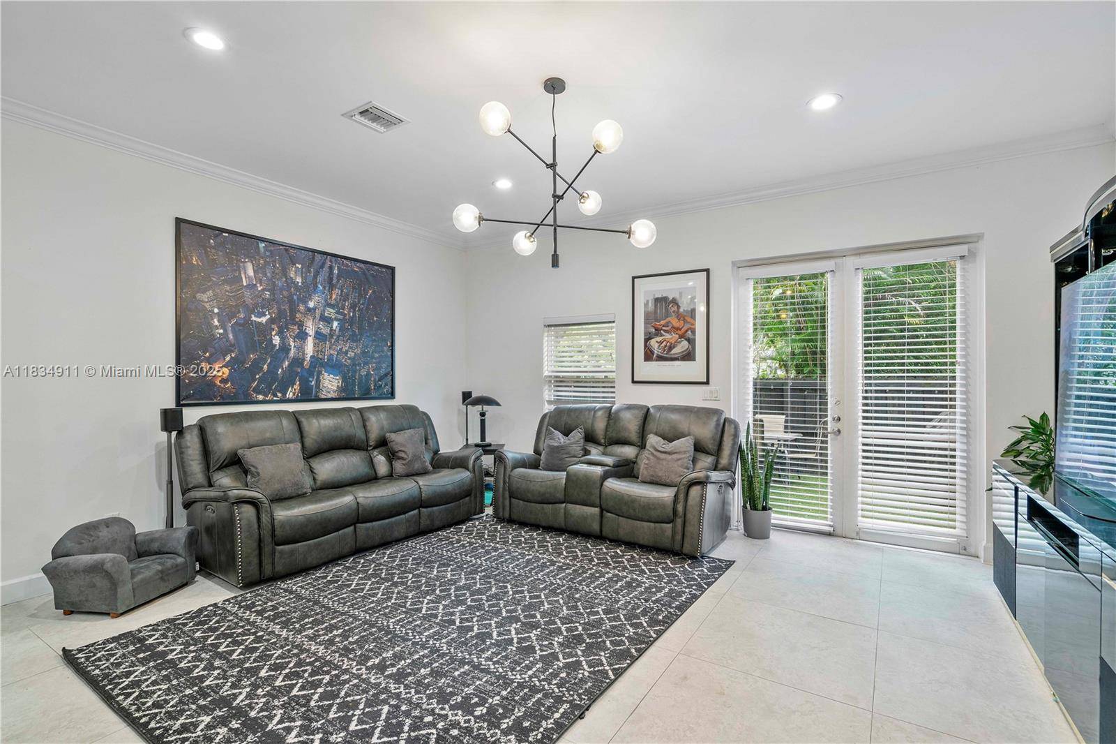 Fort Lauderdale, FL 33315,217 SW 11th St