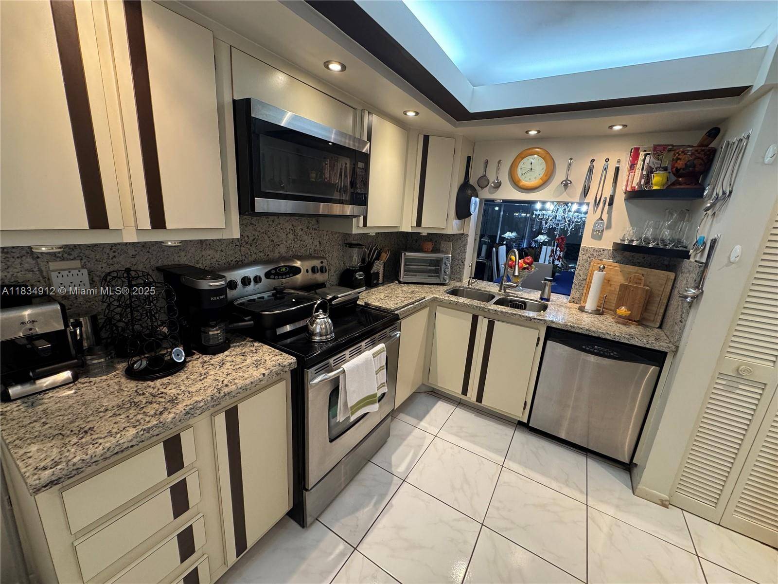 Lauderhill, FL 33319,3910 Inverrary Blvd #603-B