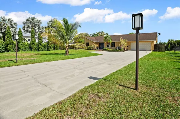 Davie, FL 33325,14040 SW 14th St