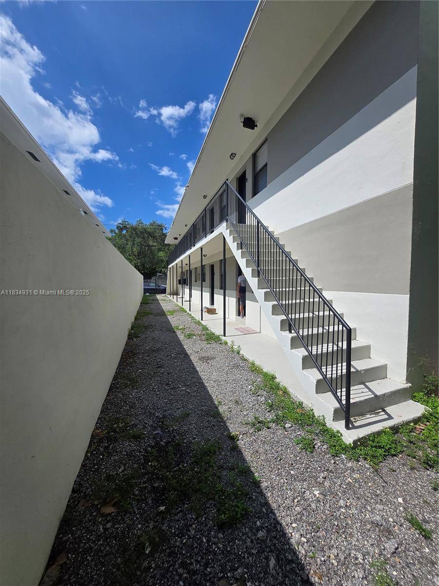 Miami, FL 33133,3685 Frow Ave #4