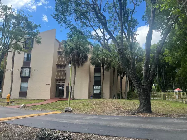 Miami, FL 33186,14311 N Kendall Dr #105A