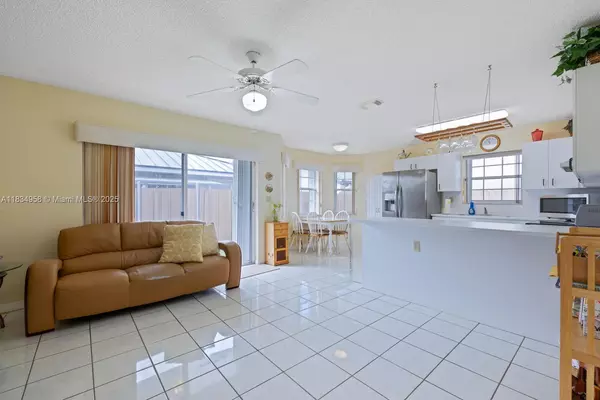 Miami, FL 33165,10360 SW 22nd St