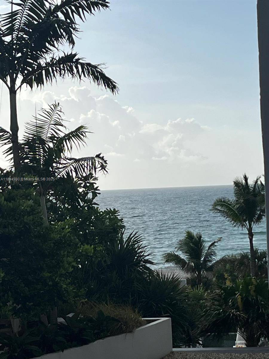 Miami Beach, FL 33139,2301 Collins Ave #415