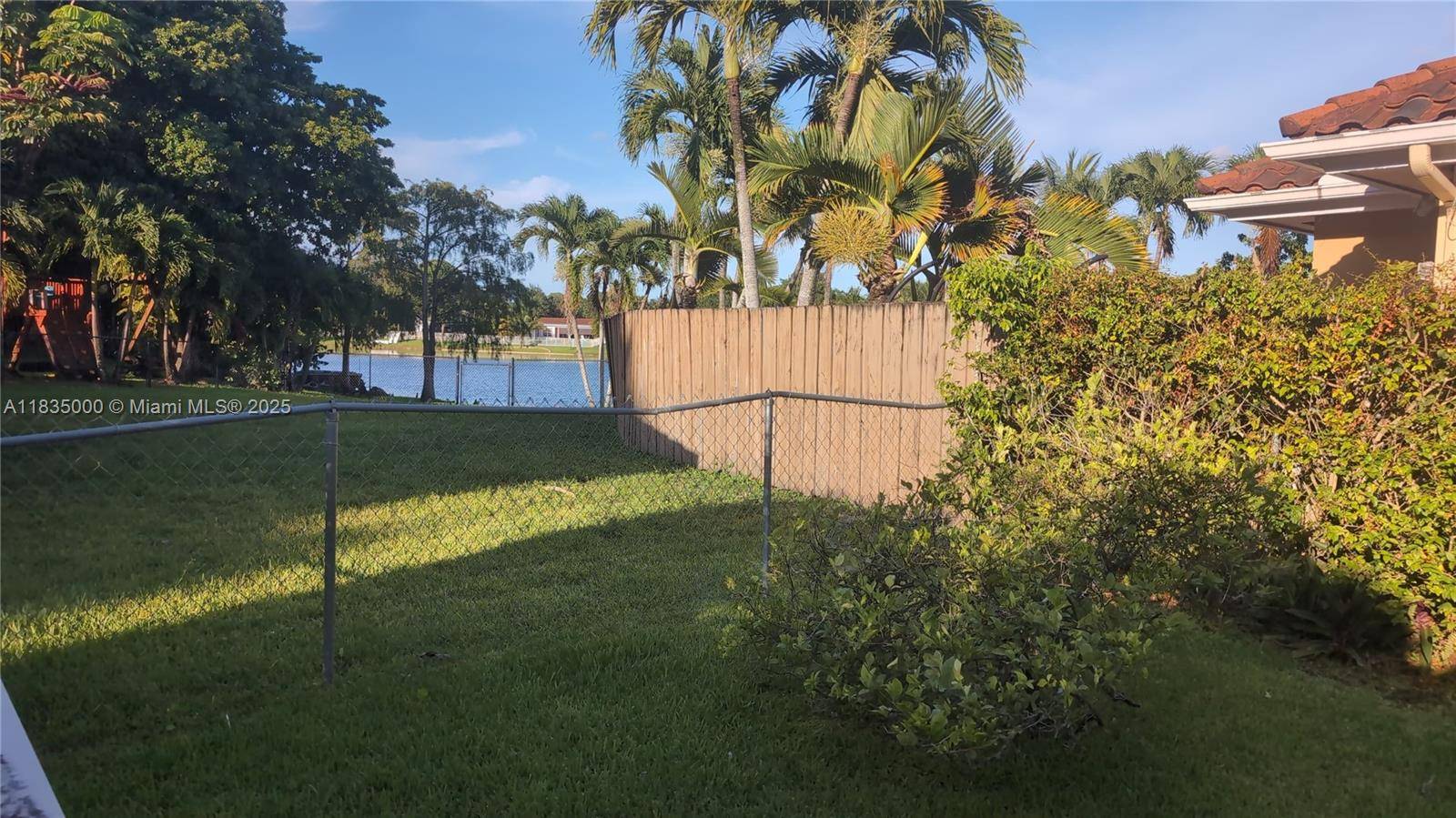 14181 Leaning Pine Dr, Miami Lakes, FL 33014