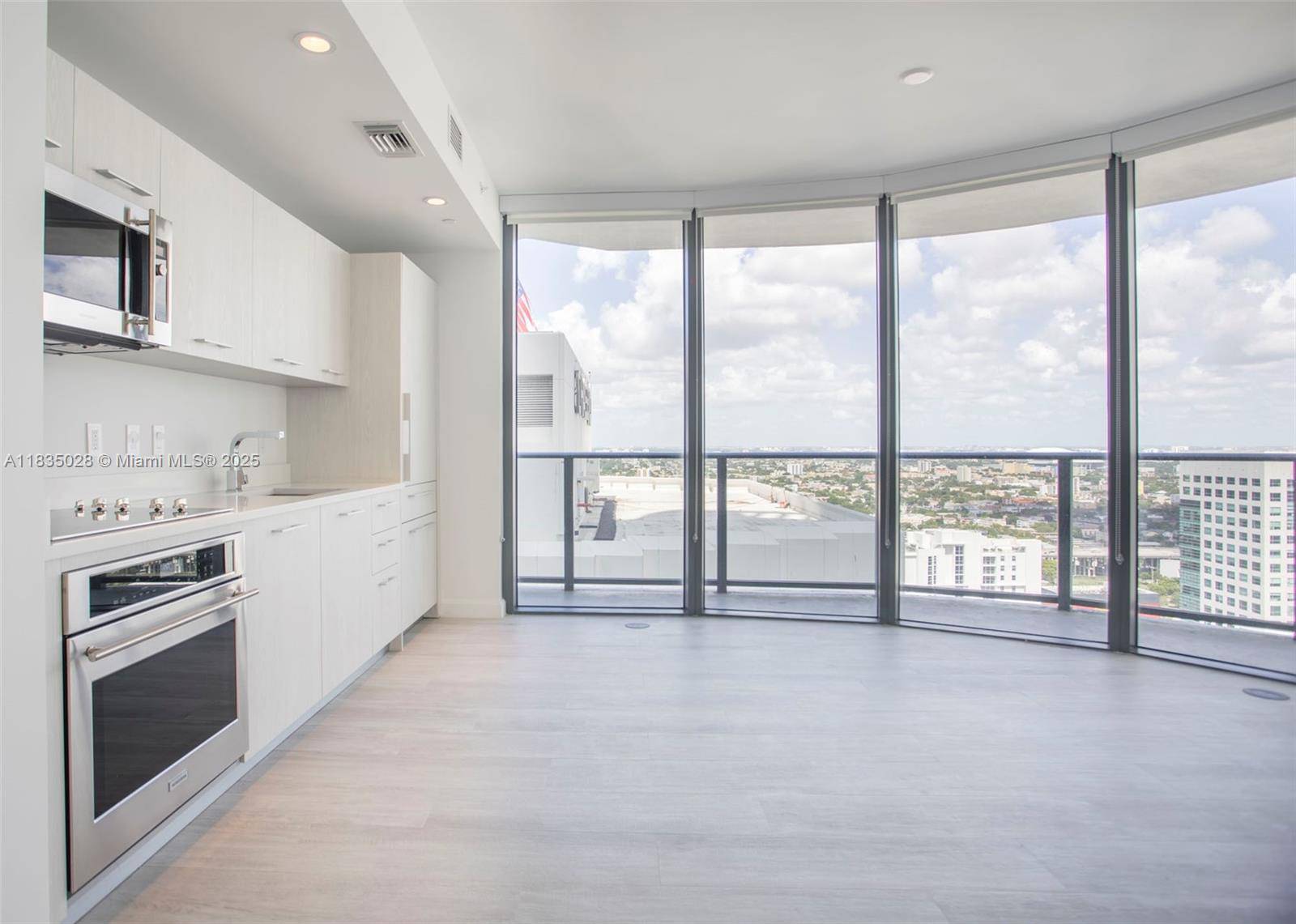 Miami, FL 33130,55 SW 9 #3008