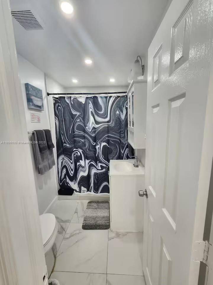 Hollywood, FL 33019,324 Van Buren St