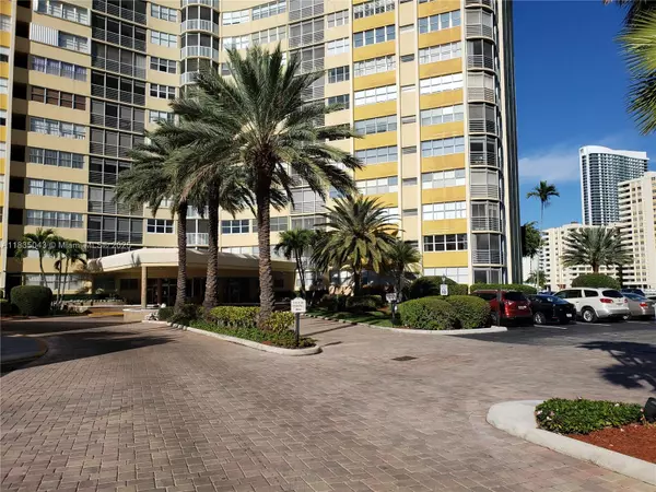 Hallandale Beach, FL 33009,100 Golden Isles Dr #615