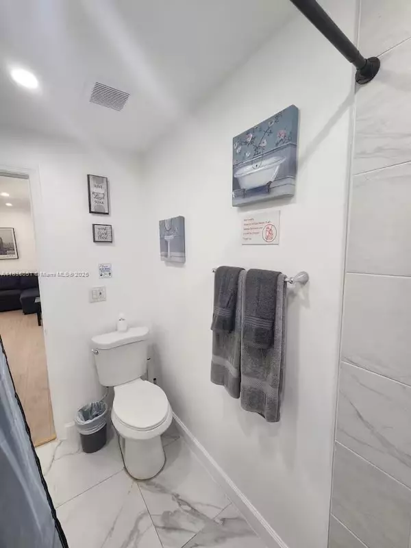 Hollywood, FL 33019,324 Van Buren St #1-4