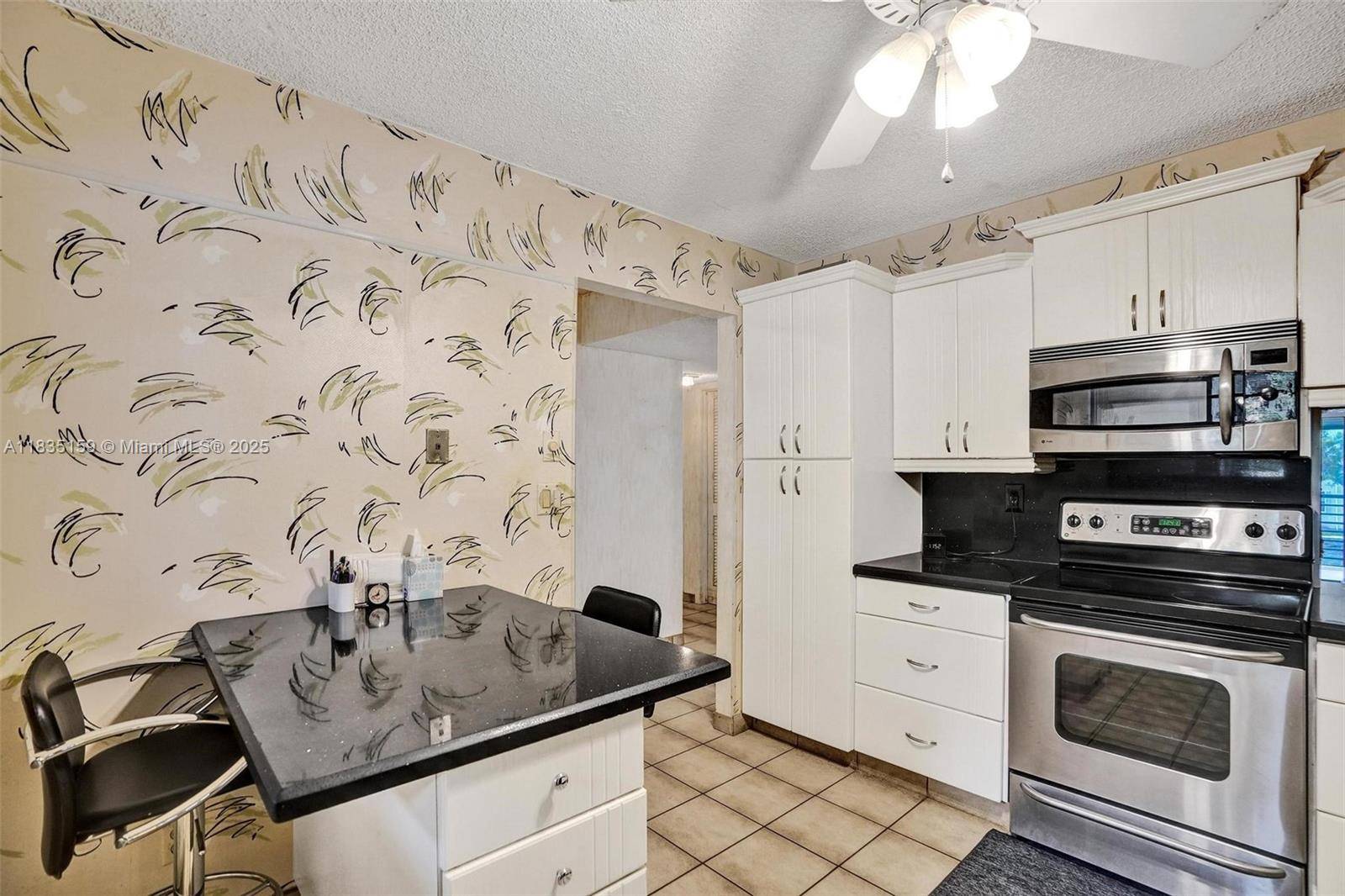 Tamarac, FL 33319,4965 E Sabal Palm Blvd #207