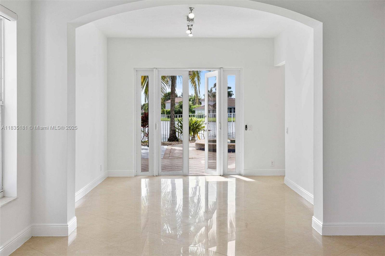 Weston, FL 33327,926 Marina Dr