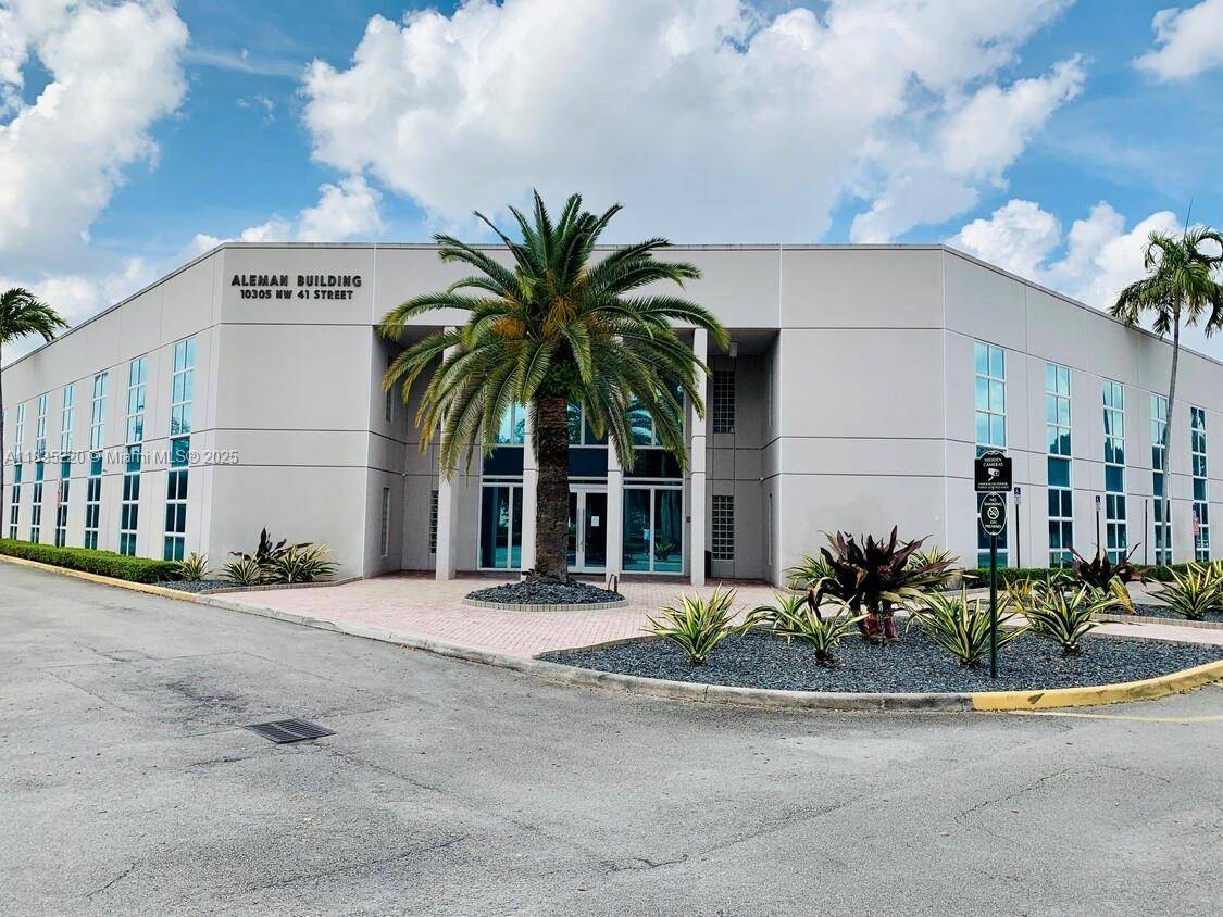 10305 NW 41st St #100, Doral, FL 33178