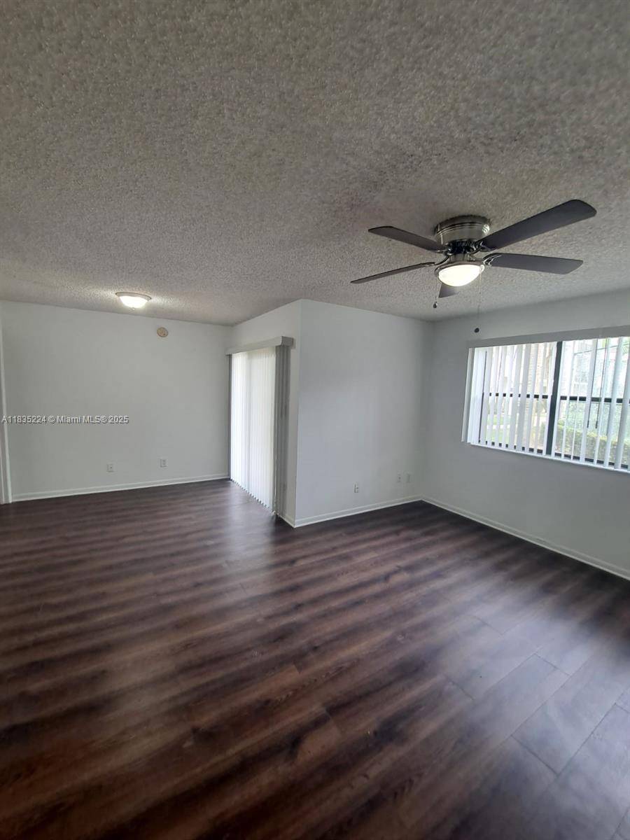540 S Park Rd #16-9, Hollywood, FL 33021