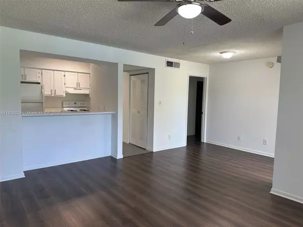 Hollywood, FL 33021,540 S Park Rd #16-9