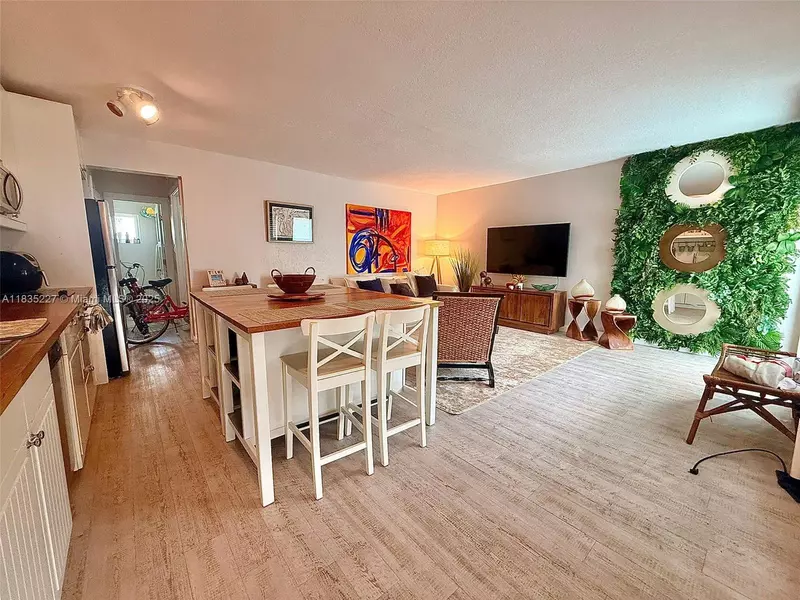 224 Meridian Ave #10, Miami Beach, FL 33139