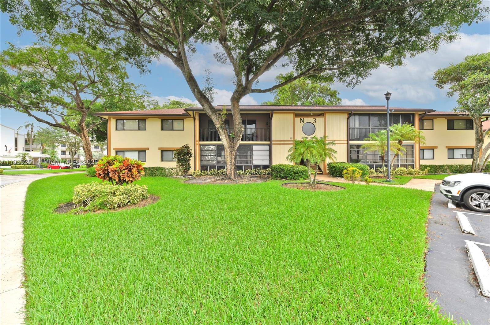 Tamarac, FL 33321,10959 W Clairmont Cir #211