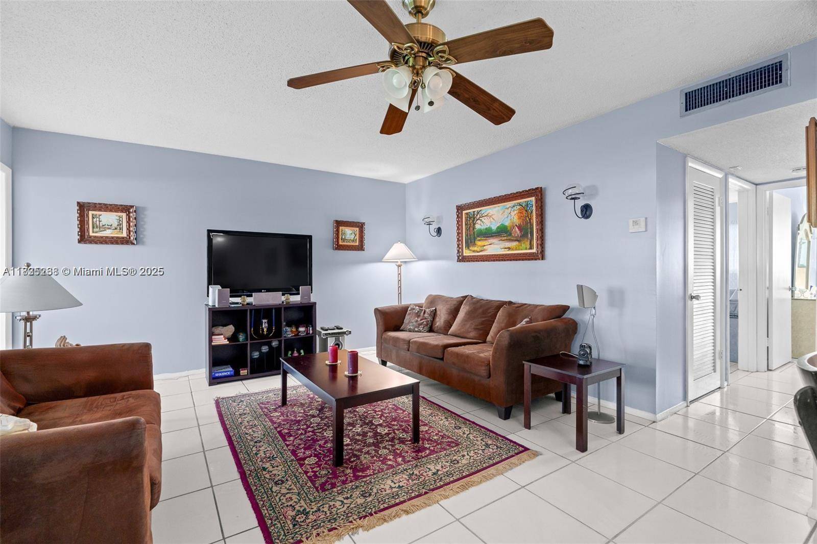 5300 Washington St #J115, Hollywood, FL 33021