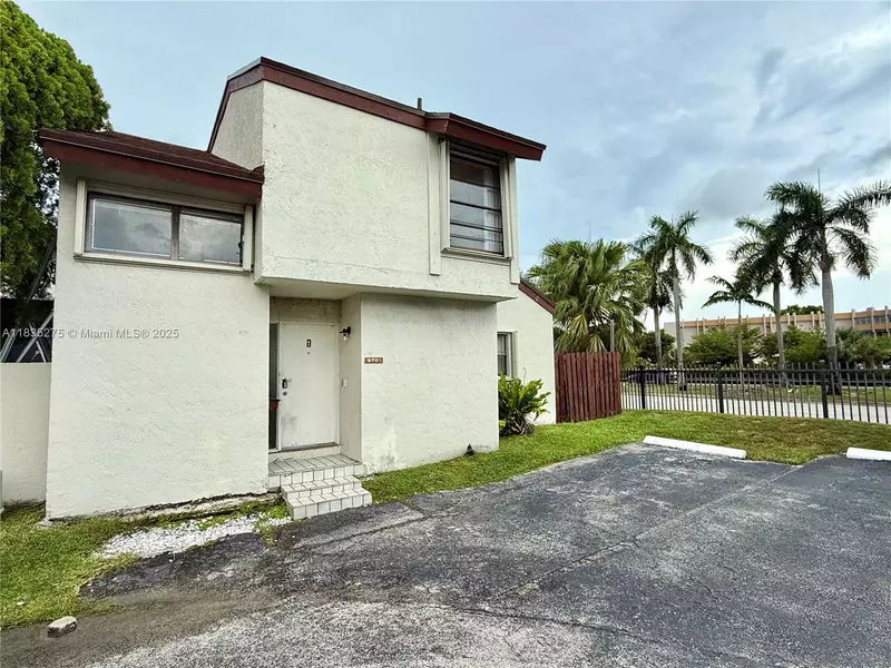9701 NW 5th Ln #9701, Miami, FL 33172